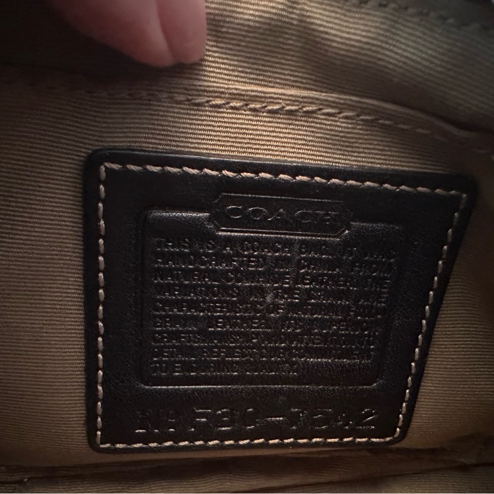 Authentic Mini Coach Hampton Soho Shoulder Bag (#… - image 4